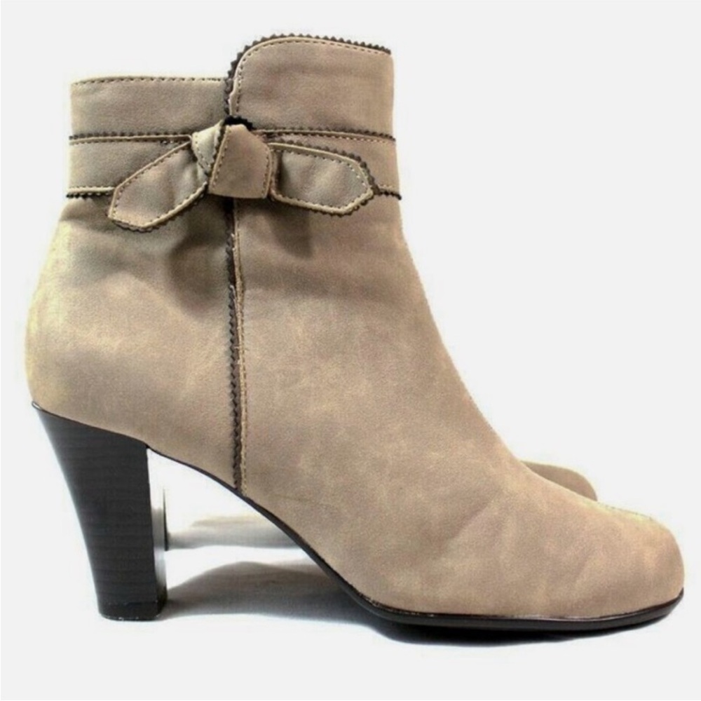 🆕 Aerosoles Elegant Tan Ankle Boots